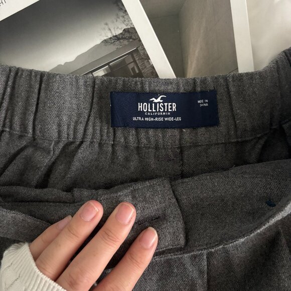 Hollister Livvy Ultra High-Rise Wide-Leg Pants - Picture 3 of 5